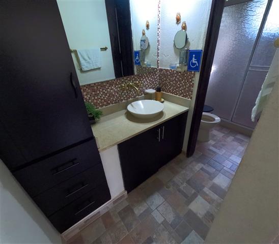 baño privado villa herreria 1